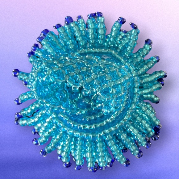 💖 Iridescent Turquoise & Purple Beaded Statement Ring 💖 - Picture 3 of 3